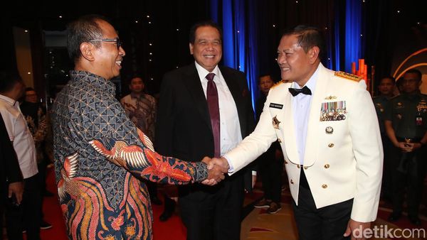 Panglima TNI Hadiri Soedirman Awards 2023