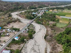 Potret Pendangkalan dan Abrasi Sungai di Donggala