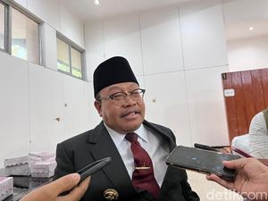 Pj Gubernur NTB soal Dugaan Tak Netral: Saya Juga Foto Bareng Cak Imin Pj Gubernur NTB soal Dugaan Tak Netral: Saya Juga Foto Bareng Cak Imin
