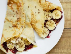 Resep Crepe Pisang Selai Stroberi, Camilan Manis Untuk Teman Ngopi