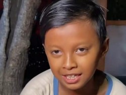 Kisah di Balik Viral Rido Bocah Surabaya Jualan Pentol Demi Sambung Hidup