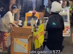 Viral Bocah 12 Tahun Surabaya Jualan Pentol demi Biayai Hidup