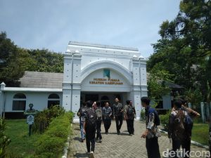 Belajar Sejarah di Keraton Kasepuhan Cirebon, Ini Harga Tiketnya