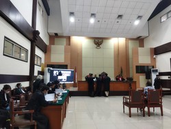 Jaksa Juga Tuntut Haris Azhar dan Fatia Segera Ditahan