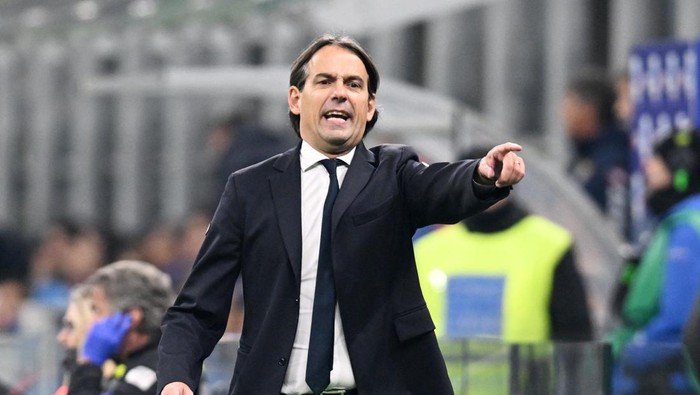 Soccer Football - Serie A - Inter Milan v Frosinone - San Siro, Milan, Italy - November 12, 2023 Inter Milan coach Simone Inzaghi REUTERS/Daniele Mascolo