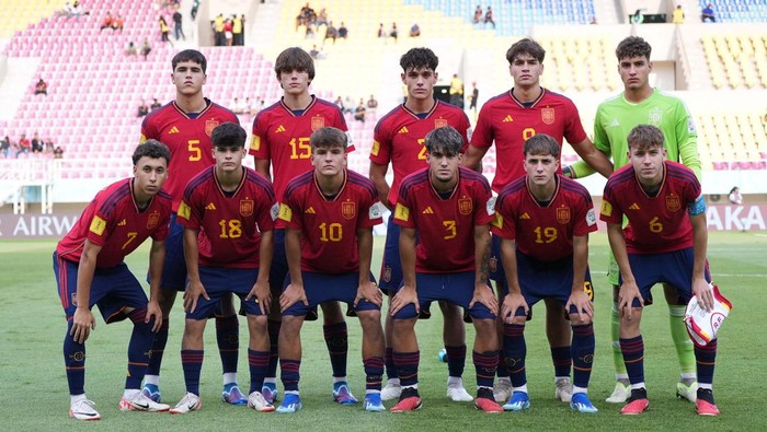 Spanyol Menang Tipis Atas Mali di Piala Dunia U-17 Timnas Spanyol harus mengalahkan 10 pemain Timnas Mali dengan susah payah di matchday kedua Piala Dunia U-17 2023. La Rojita cuma menang 1-0.