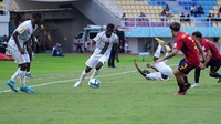 Pada pertandingan yang digelar di Stadion Manahan, Solo, Senin (13/11/2023) sore WIB, Spanyol sudah ditekan Mali sedari menit awal. Beberapa kali pertahanan Spanyol pontang-panting menghadapi serangan cepat Mali.  