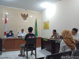 Siswa SMA Mojokerto Sebar Foto Bugil-Setubuhi Pacar Divonis 2 Tahun Pembinaan Siswa SMA Mojokerto Sebar Foto Bugil-Setubuhi Pacar Divonis 2 Tahun Pembinaan