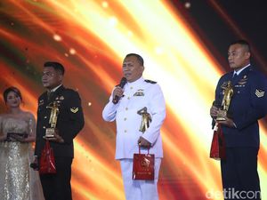 Tiga Sosok Prajurit Peraih Tentara Berdedikasi di Soedirman Awards 2023 Tiga Sosok Prajurit Peraih Tentara Berdedikasi di Soedirman Awards 2023
