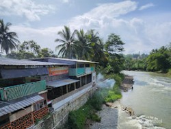 Lagi di Lebak, Kunjungilah Hulu Sungai Cidurian yang Begitu Asri Ini