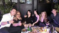 Eva Manurung, Ibu Virgoun yang Hobi Makan Bareng Keluarga dan Teman