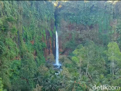 Dari Trekking hingga Fotografi, Panduan Lengkap ke Air Terjun Kapas Biru