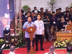 Sapaan Khusus Prabowo ke Cak Imin dan Pantun Kawan Lama Dilupa Jangan