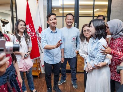 Jelang Pengambilan Nomor Urut, Gibran Kunjungi Markas PSI