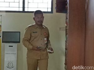 Kadinsos dan Bappeda Bojonegoro Diperiksa Kejari Terkait Mobil Siaga Desa Kadinsos dan Bappeda Bojonegoro Diperiksa Kejari Terkait Mobil Siaga Desa