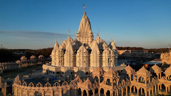 Kemegahan Kuil Hindu Terbesar Dunia di New Jersey AS