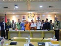 DPD RI Dukung Kemendes Percepat Pembahasan Revisi UU Desa