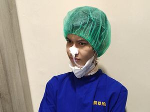 Usai Operasi Pita Suara, Sultan Kini Napas Lewat Lubang Buatan di Leher