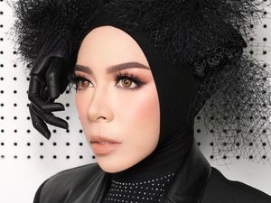 Nyanyikan Bertemu Kembali, Melly Goeslaw Nangis Duet dengan Nike Ardilla