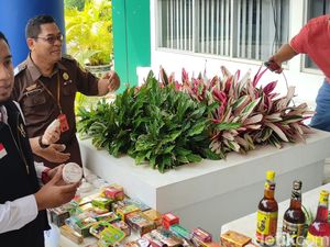 Obat Kuat Ilegal Marak di Jateng, Awas Picu Moon Face hingga Gagal Jantung! Obat Kuat Ilegal Marak di Jateng, Awas Picu Moon Face hingga Gagal Jantung!