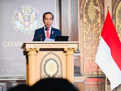 Jokowi: Penghuni IKN 100 Persen Harus Pakai Kendaraan Listrik Jokowi: Penghuni IKN 100 Persen Harus Pakai Kendaraan Listrik