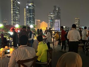 Cerita Capres-Cawapres Makan Nasi Liwet Bareng Sebelum Undi Nomor Urut