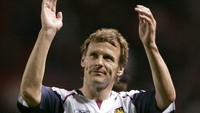 Paling tua adalah Teddy Sheringham. Ketika berseragam West Ham di musim 2006/2007, dia mencetak gol di usia 40 tahun, 264 hari (AP)