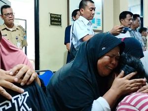 Pelajar Pelaku Tawuran di Jakpus Dihukum Cuci Kaki Ibu agar Insaf