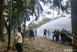 Saat Para Perusuh Datangi PLTU Jabar II Palabuhanratu