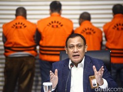 5 Fakta Tumpukan Duit dan Rolex Pj Bupati Sorong Demi Atur Audit BPK