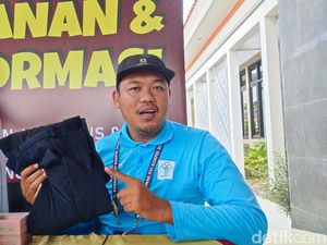 Peserta CPNS di Semarang Terpaksa Pakai Kresek gegara Sepatu Tak Full Hitam Peserta CPNS di Semarang Terpaksa Pakai Kresek gegara Sepatu Tak Full Hitam