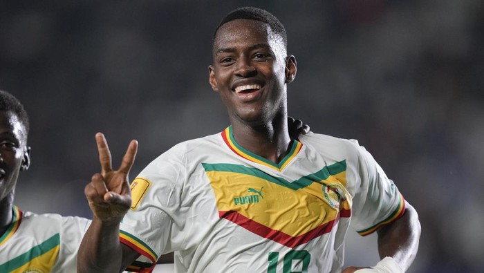 Senegals Idrissa Gueye celebrates after his goal against Poland during their FIFA U-17 World Cup Group D soccer match at Si Jalak Harupat Stadium in Bandung, West Java, Indonesia, Tuesday, Nov. 14, 2023. (AP Photo/Achmad Ibrahim)