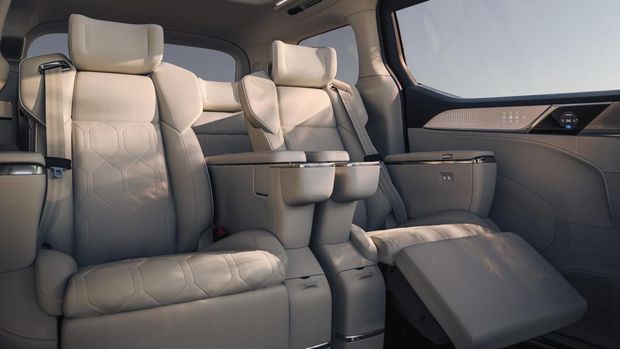 Volvo EM90 electric