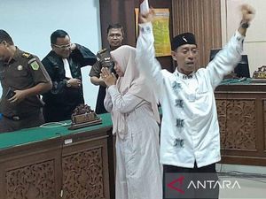 PN Banda Aceh Bebaskan 5 Terdakwa Kasus Korupsi Pembangunan Monumen PN Banda Aceh Bebaskan 5 Terdakwa Kasus Korupsi Pembangunan Monumen