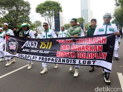 Jelang Konser, Coldplay Didemo Massa Geranati LGBT