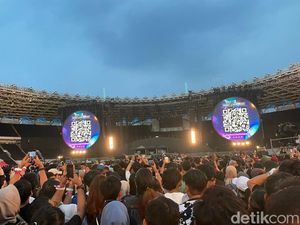 Ratusan Penonton Kayuh Sepeda Kumpulkan Energi Listrik untuk Panggung Coldplay