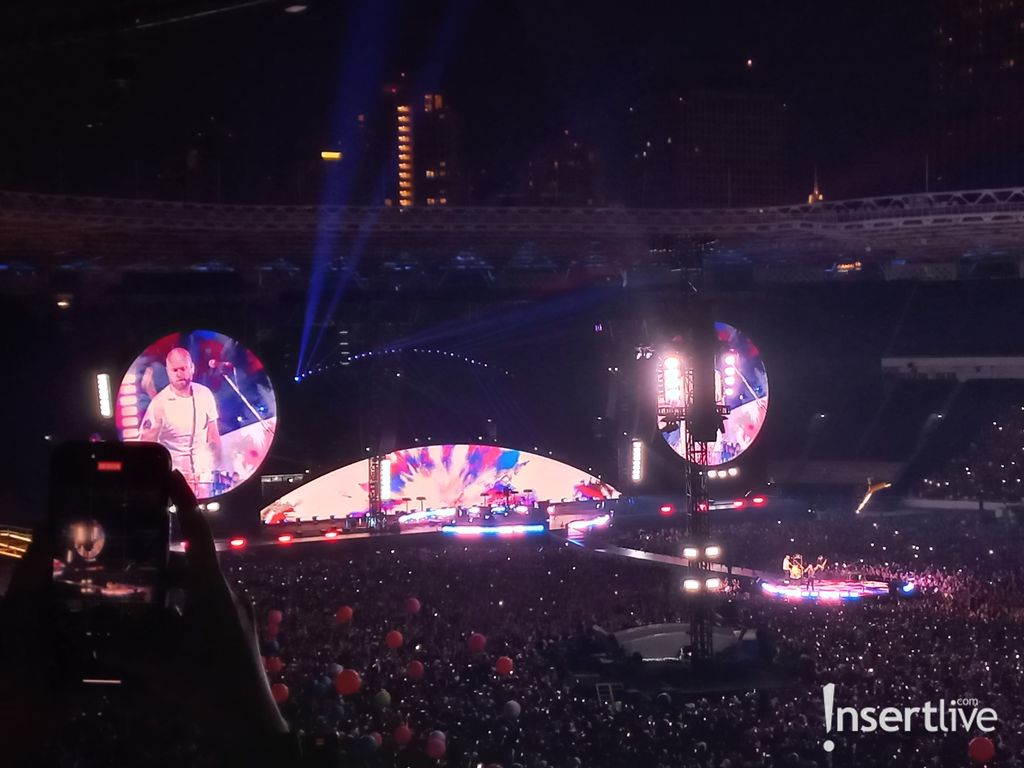 Pamer Pantun di Konser Coldplay Jakarta, Chris Martin: Boleh Dong