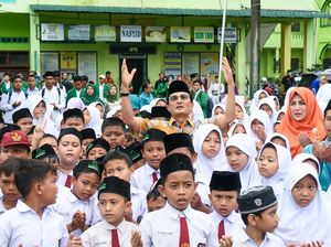 Fadel Muhammad Beri Motivasi-Tips Sukses ke Pelajar Al Washliyah Medan