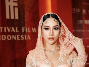 Foto: 7 Pesona Anya Geraldine di FFI 2023, Dibalut Kebaya Berkerudung Foto: 7 Pesona Anya Geraldine di FFI 2023, Dibalut Kebaya Berkerudung