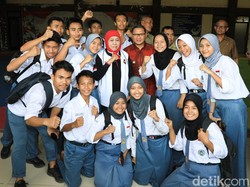 Pujian Selangit Khofifah Usai Garuda Muda Tahan Imbang Ekuador dan Panama