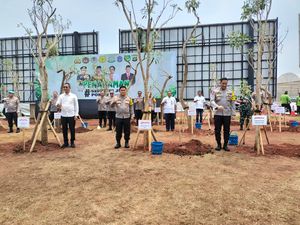 Heru Budi dan Kapolda Metro Tanam 10 Ribu Pohon di Penjaringan Jakut