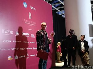 Debut Jeremias Nyangoen Langsung Jadi Sutradara Terbaik, Raih 2 Piala Citra Debut Jeremias Nyangoen Langsung Jadi Sutradara Terbaik, Raih 2 Piala Citra