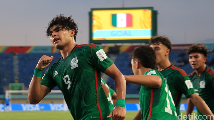 Laga Timnas Venezuela U-17 melawan Timnas Meksiko U-17 pada laga lanjutan Piala Dunia U-17 di Stadion Si Jalak Harupat, Kabupaten Bandung