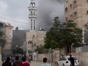 Kejam! Israel Bom Kompleks Masjid di Gaza saat Jemaah Salat Kejam! Israel Bom Kompleks Masjid di Gaza saat Jemaah Salat