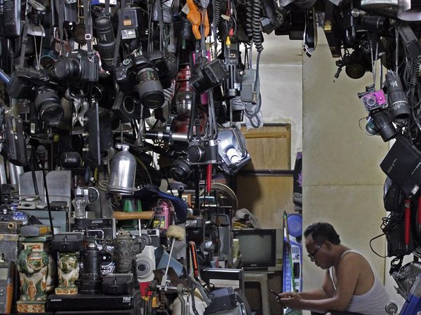 Mengintip Pasar Loak Poncol, Begini Kondisinya