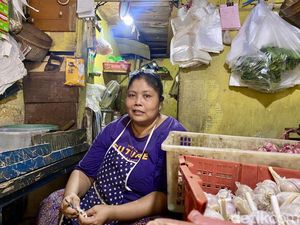 Pedagang Keluhkan Pedasnya Harga Cabai, Keuntungan Turun Pedagang Keluhkan Pedasnya Harga Cabai, Keuntungan Turun