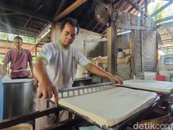 Kedelai Mahal, Perajin Tahu Kulon Progo Pangkas Ukuran gegara Merugi
