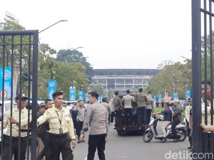 Kapolda Metro Ajak Perwakilan Massa Cek Area Konser Coldplay di GBK