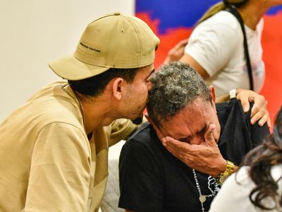 Potret Haru Pertemuan Luis Diaz dengan Sang Ayah Usai Horor Penculikan