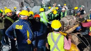 Puluhan Pekerja Terjebak di Terowongan Bawah Tanah India